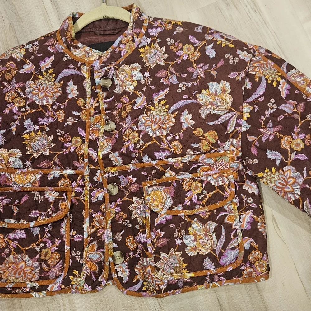 NEW! 7 FOR ALL MANKIND Quilted Floral Short Jacket XS. - Picture 2 of 6